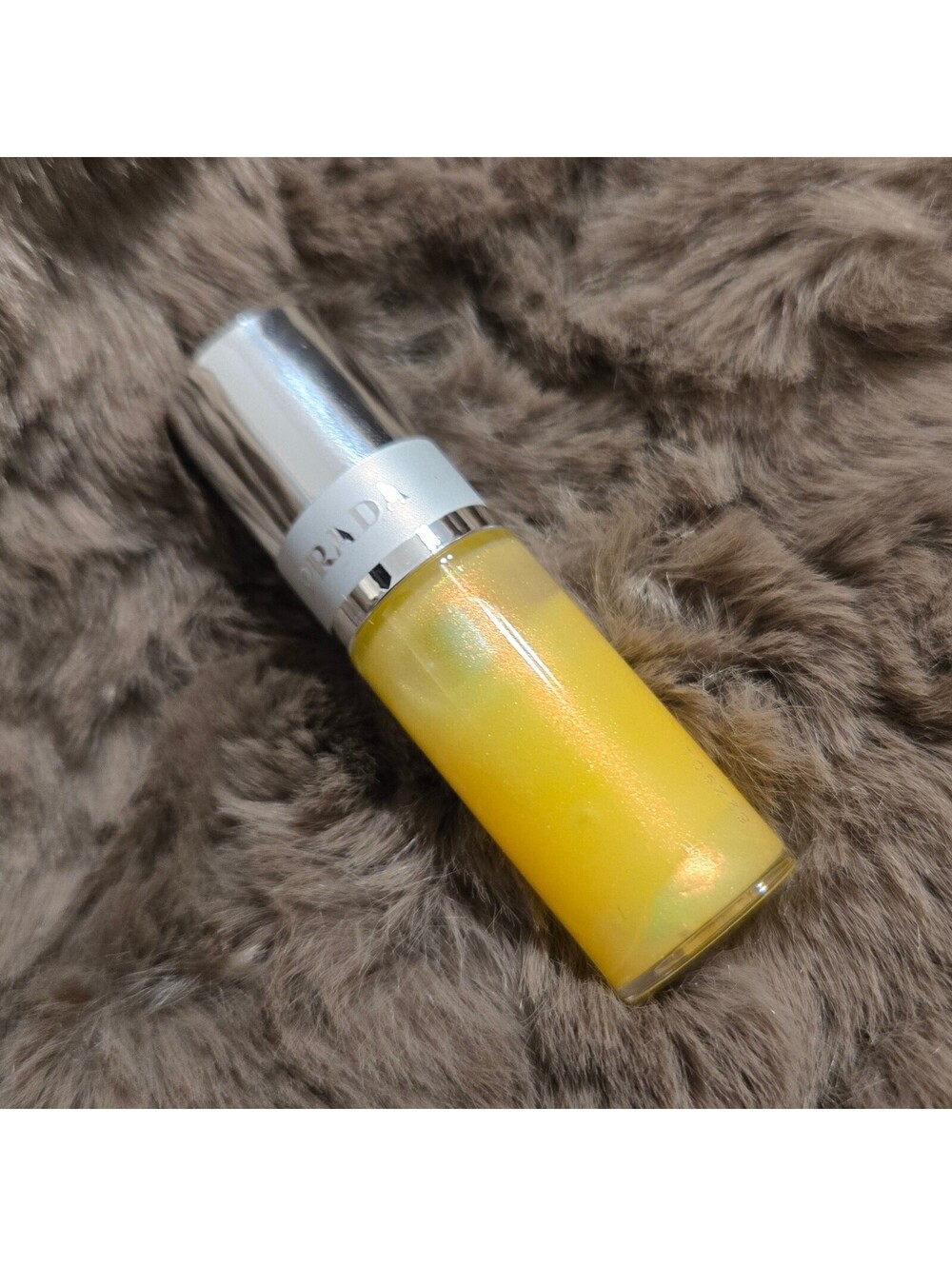 Prada Reflection Glossy Liquid Lip Gloss Balm U002 Banana Yellow Mini 3mL NEW